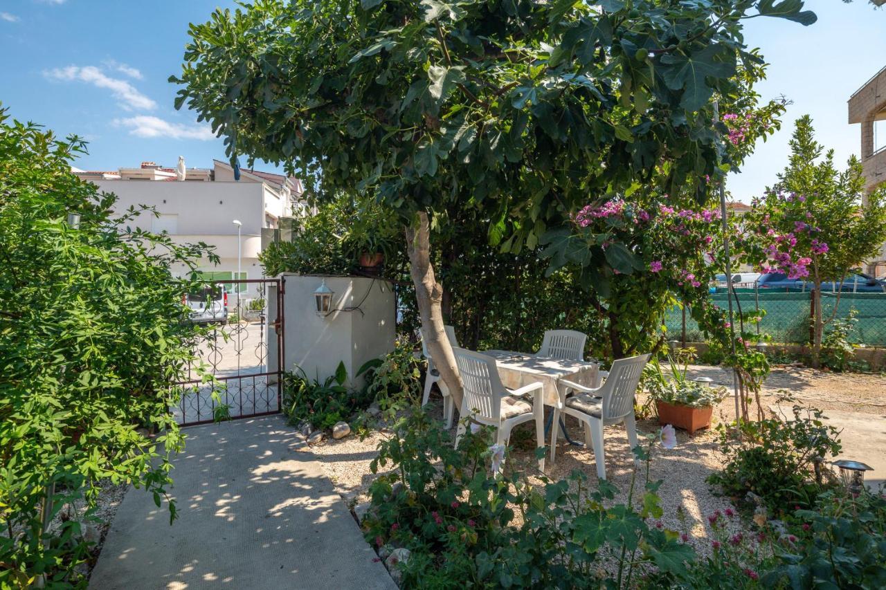 Apartments Near Beach Babic Сплит Экстерьер фото