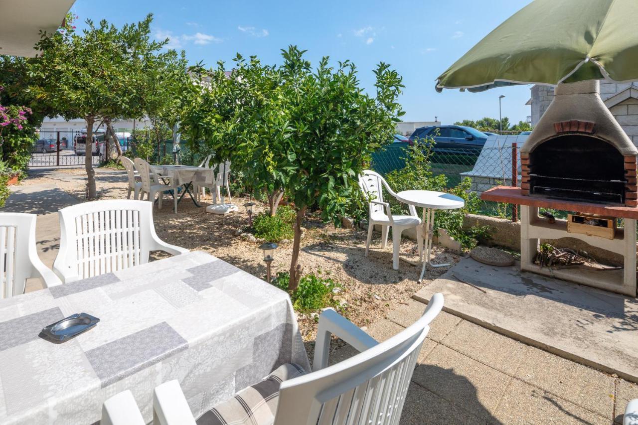 Apartments Near Beach Babic Сплит Экстерьер фото